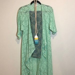 LulaRoe lace Shirley (S) and OS leggings. Perfect!